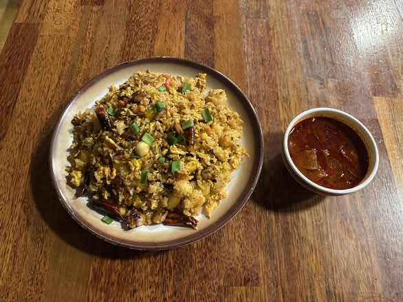 Egg Fried Rice / 계란 볶음밥 / 鸡蛋炒饭